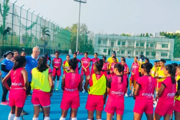 Tim White coaching session with India Junior Women team