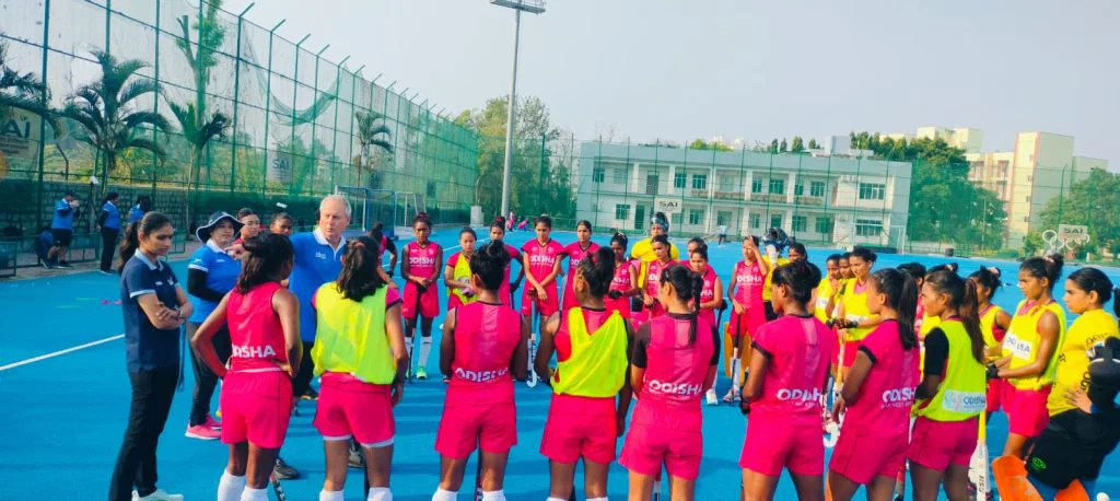 Tim White coaching session with India Junior Women team